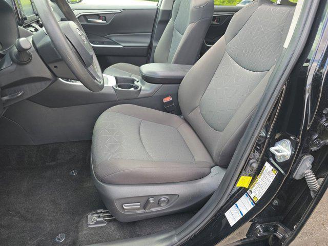 Photo of 2021 Midnight Black Metallic Toyota RAV4 Hybrid