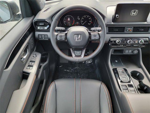 Photo of 2025 Nh-731p/Crystal Bl Honda Pilot