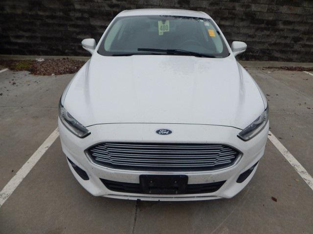Photo of 2015 Oxford White Ford Fusion