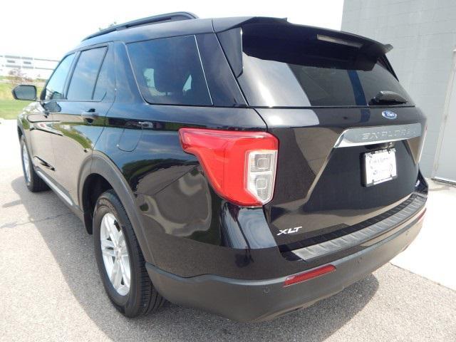 Photo of 2022 Agate Black Metallic Ford Explorer