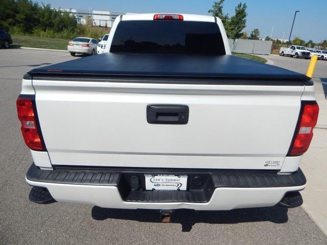 Photo of 2017 Iridescent Pearl Tricoat Chevrolet Silverado 1500