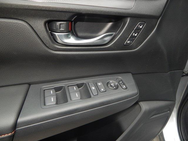 Photo of 2025 Solar Silver Metallic Honda CR-V Hybrid