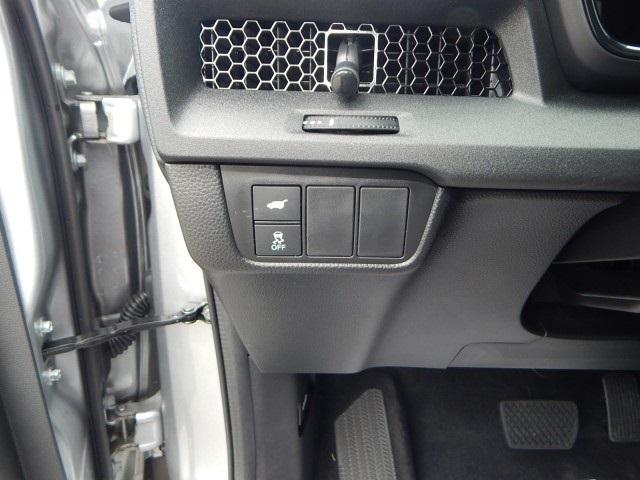 Photo of 2025 Solar Silver Metallic Honda CR-V Hybrid