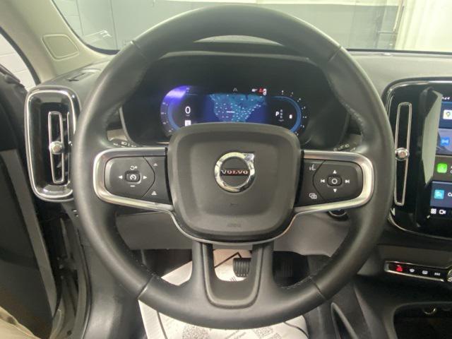 Photo of 2025 Silver Volvo XC40