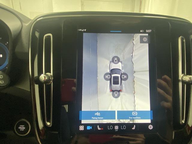 Photo of 2025 Silver Volvo XC40