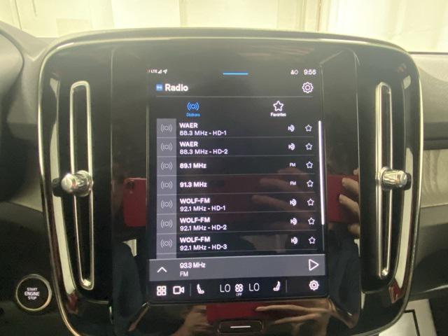 Photo of 2025 Silver Volvo XC40