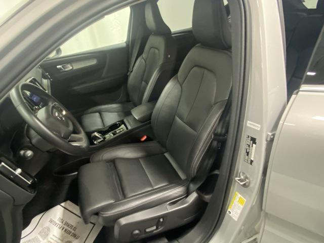 Photo of 2025 Silver Volvo XC40