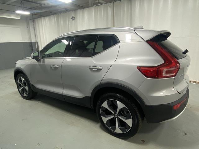 Photo of 2025 Silver Volvo XC40