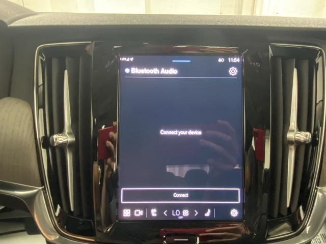 Photo of 2025 Onyx Black Volvo S90 Plug-In Hybrid