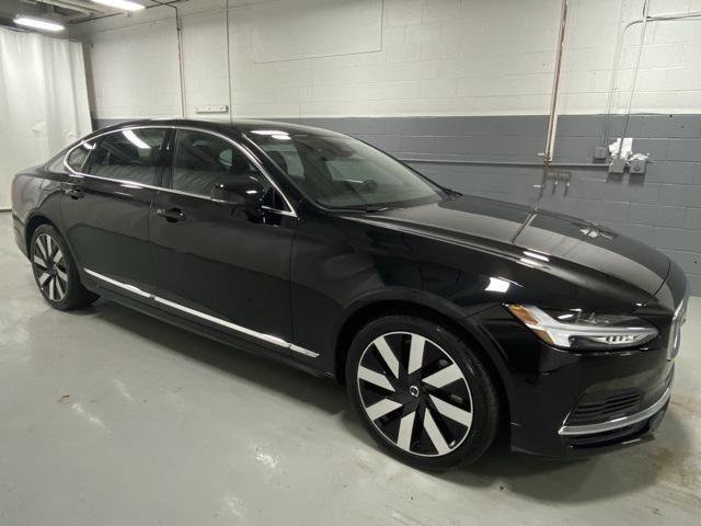 Photo of 2025 Onyx Black Volvo S90 Plug-In Hybrid