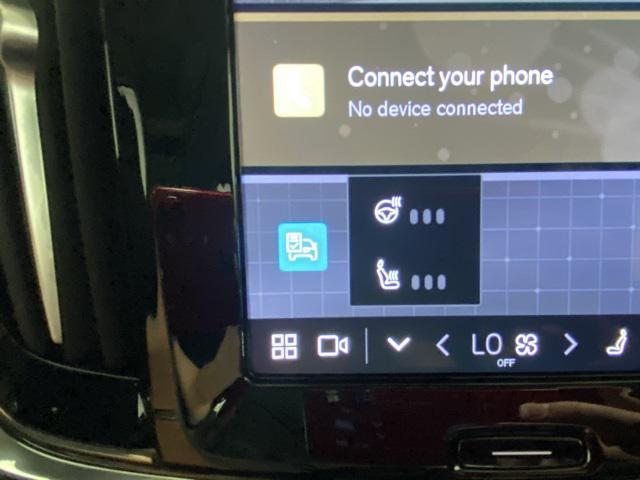 Photo of 2025 Onyx Black Volvo S90 Plug-In Hybrid