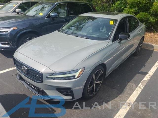 Photo of 2025 Vapour Grey Metallic Volvo S60