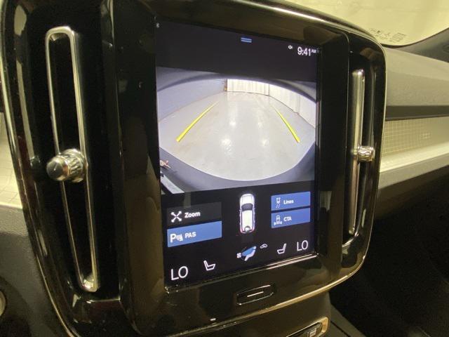 Photo of 2020 Ice White Volvo XC40