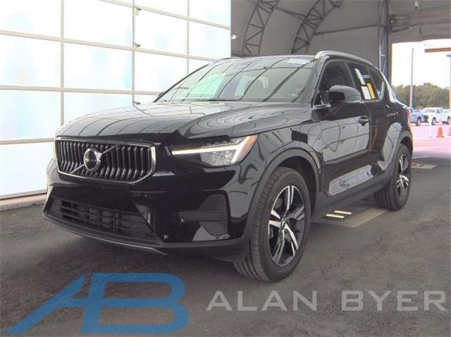 2025 Volvo XC40
