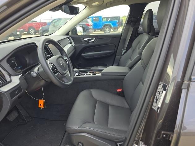 Photo of 2025 Platinum Grey Metallic Volvo XC60