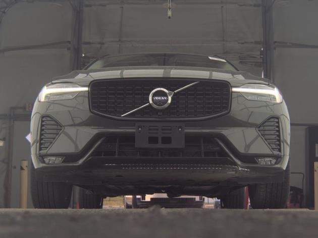 Photo of 2025 Platinum Grey Metallic Volvo XC60