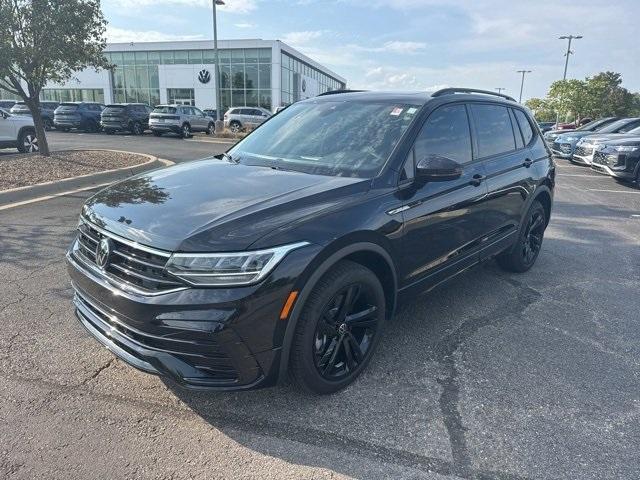 Photo of 2024 Deep Black Pearl Effect Volkswagen Tiguan
