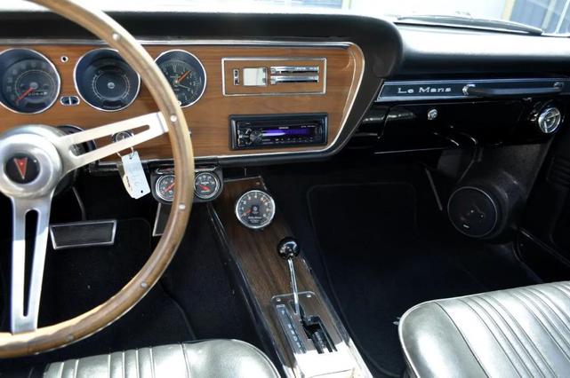 Photo of 1967 Marina Blue Pontiac LeMans