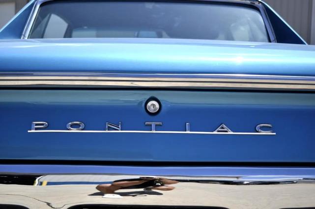 Photo of 1967 Marina Blue Pontiac LeMans