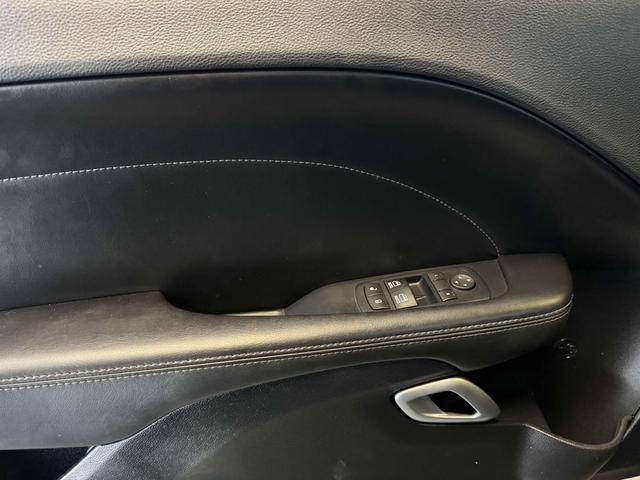 Photo of 2016 Pitch Black Clearcoat Dodge Challenger