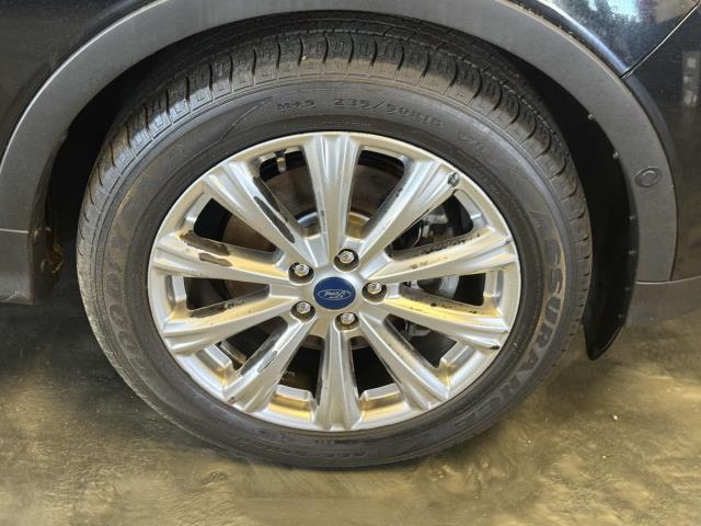 Photo of 2018 Shadow Black Ford Escape