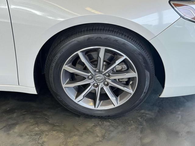 Photo of 2019 Platinum White Pearl Acura TLX