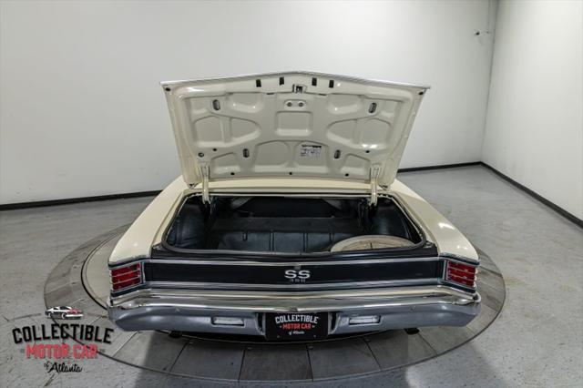 Photo of 1967 Beige Chevrolet Chevelle
