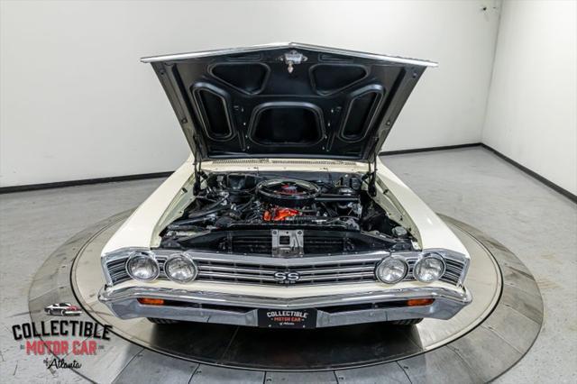 Photo of 1967 Beige Chevrolet Chevelle