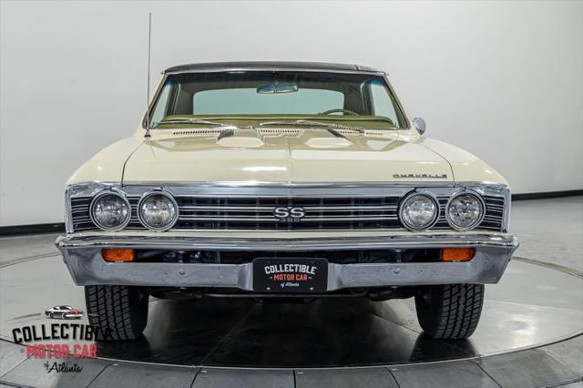Photo of 1967 Beige Chevrolet Chevelle