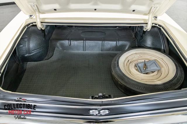 Photo of 1967 Beige Chevrolet Chevelle