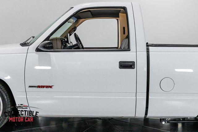 Photo of 1996 White GMC Sierra 1500