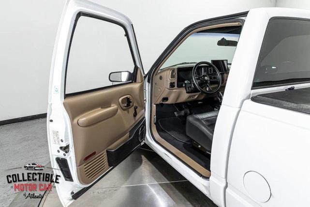 Photo of 1996 White GMC Sierra 1500