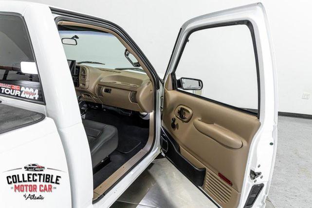 Photo of 1996 White GMC Sierra 1500