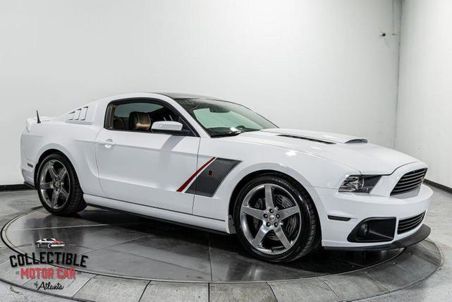 Photo of 2014 Oxford White Ford Mustang