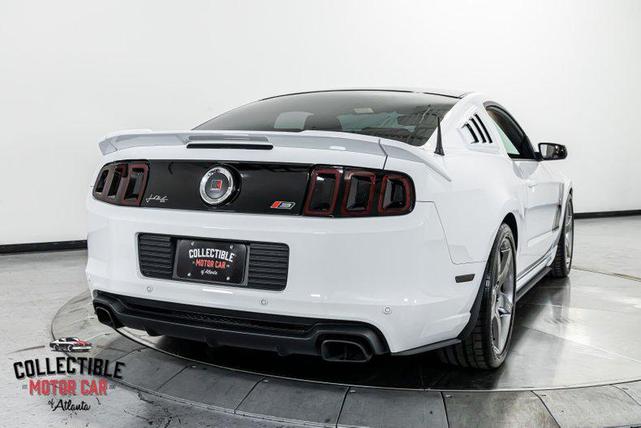 Photo of 2014 Oxford White Ford Mustang