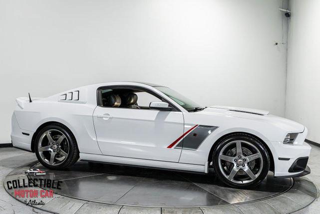Photo of 2014 Oxford White Ford Mustang