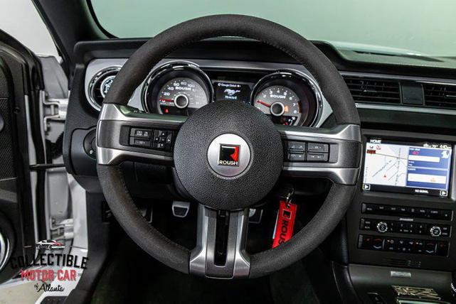 Photo of 2014 Oxford White Ford Mustang