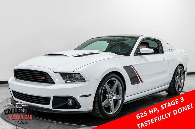 Photo of 2014 Oxford White Ford Mustang