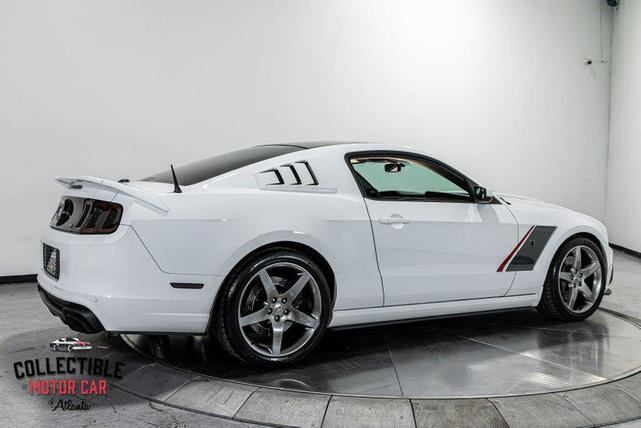 Photo of 2014 Oxford White Ford Mustang