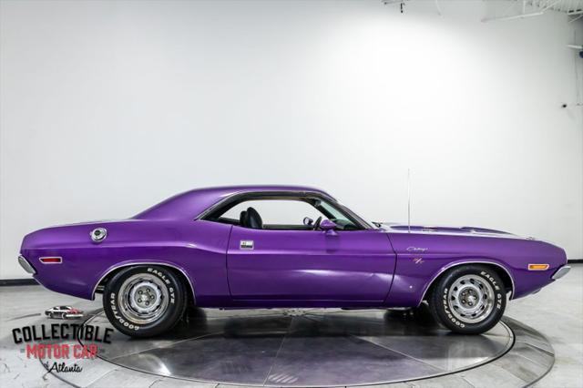 Photo of 1970 Plum Crazy Dodge Challenger