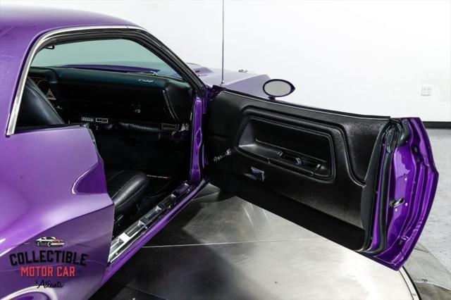 Photo of 1970 Plum Crazy Dodge Challenger