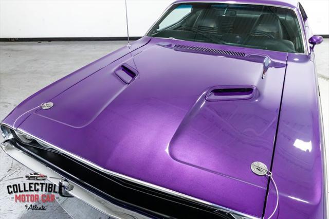 Photo of 1970 Plum Crazy Dodge Challenger