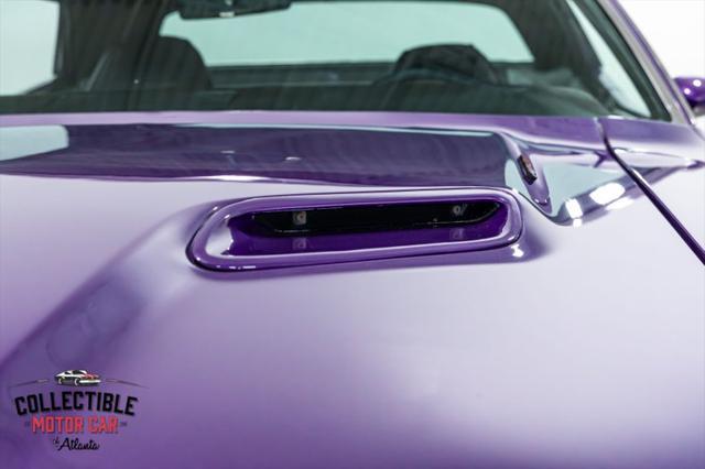 Photo of 1970 Plum Crazy Dodge Challenger