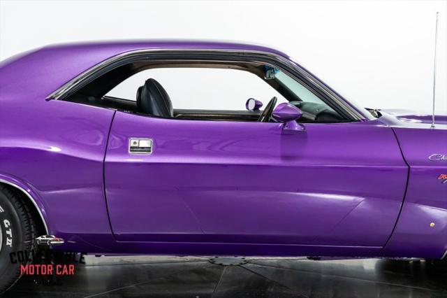Photo of 1970 Plum Crazy Dodge Challenger