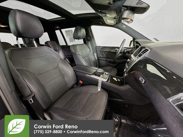 Photo of 2015 Black Mercedes-Benz GL-Class