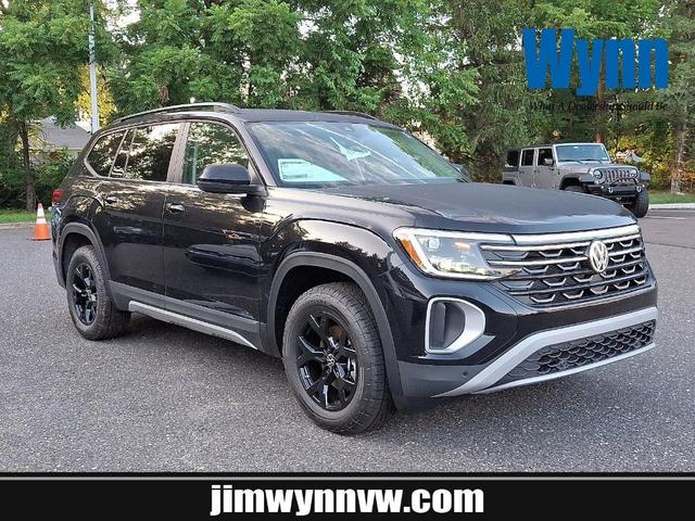Photo of 2025 Deep Black Pearl Effect Volkswagen Atlas