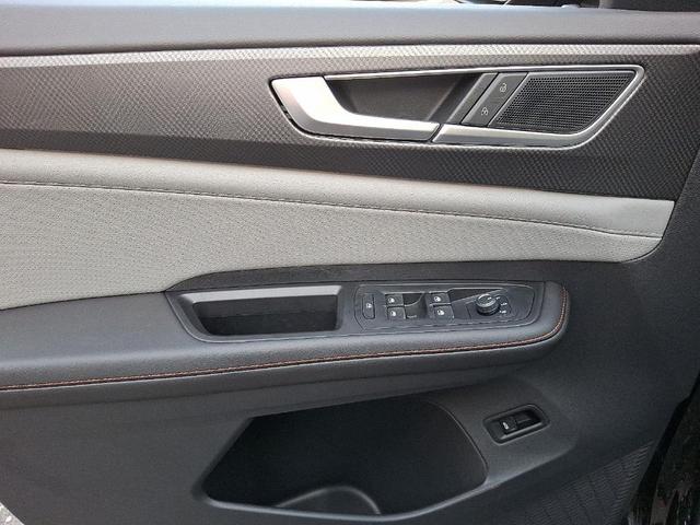 Photo of 2025 Deep Black Pearl Effect Volkswagen Atlas