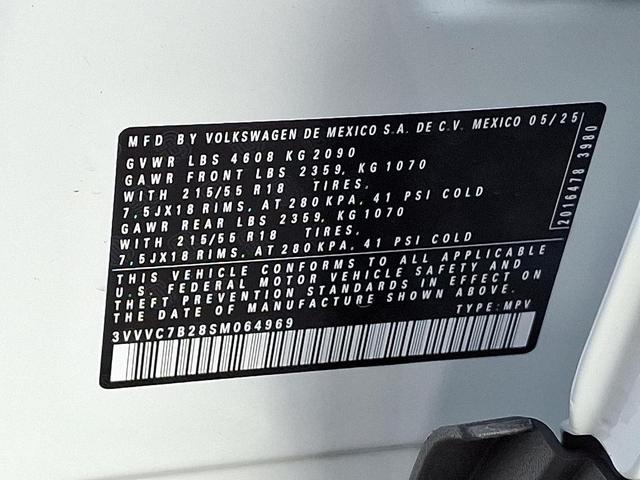 Photo of 2025 Pure White Volkswagen Taos