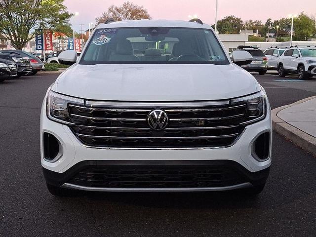 Photo of 2025 Pure White Volkswagen Atlas