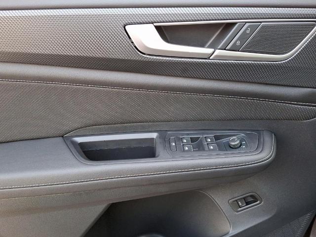 Photo of 2025 Platinum Gray Metallic Volkswagen Atlas Cross Sport